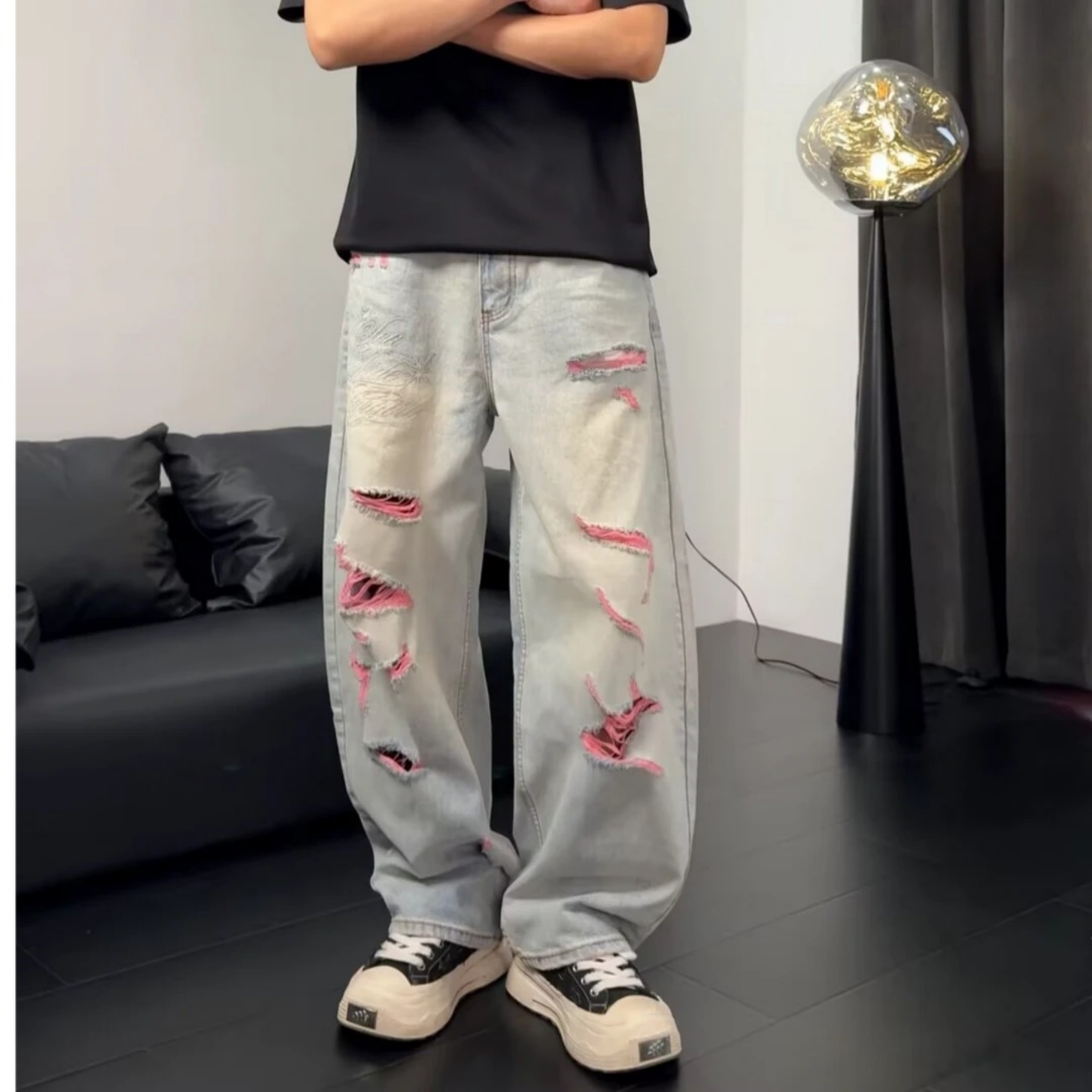 春季新款男士个性痞帅弯刀裤潮流百搭美式复古粉色破洞水洗牛仔裤