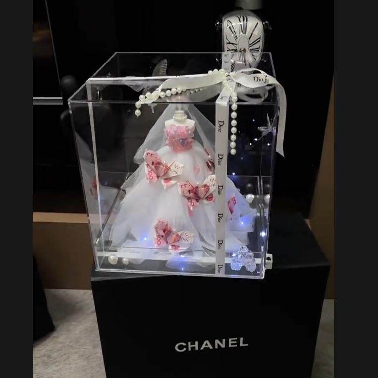 婚纱模型18岁成年礼盒