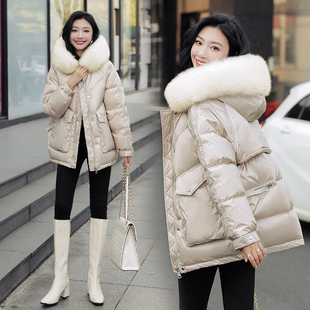 高档羽绒服女短款冬季新款气质时尚休闲狐狸大毛领保暖外套女