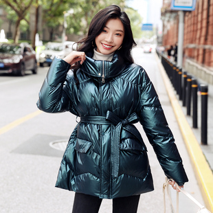 时尚潮流冬季新款女装羽绒服修身显瘦可翻可立领设计保暖轻盈外套