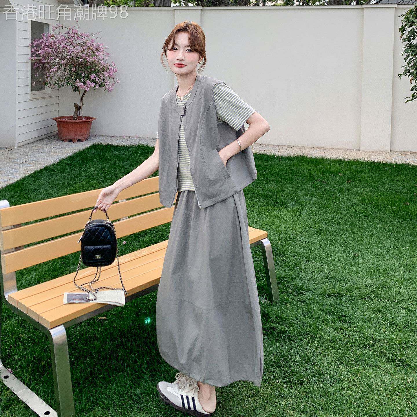 灰色韩系休闲工装马甲套装女2026夏季松弛感条纹T恤半身裙三件套