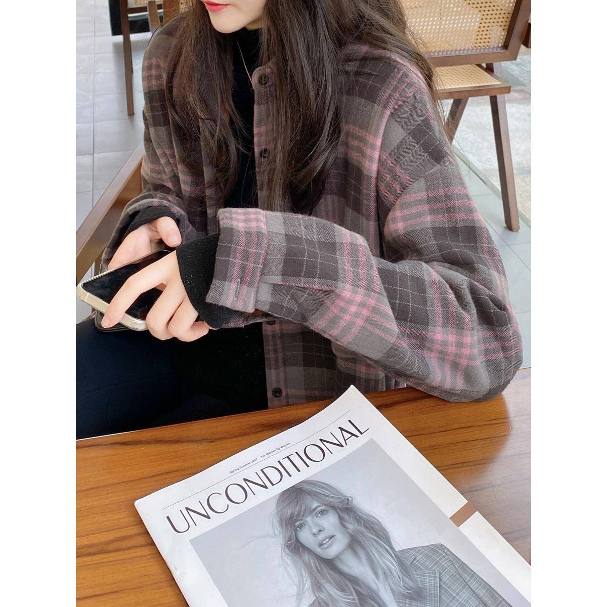 粉色格子衬衫女春秋2025年新款通勤覆古水洗磨毛棉翻领长袖上衣潮