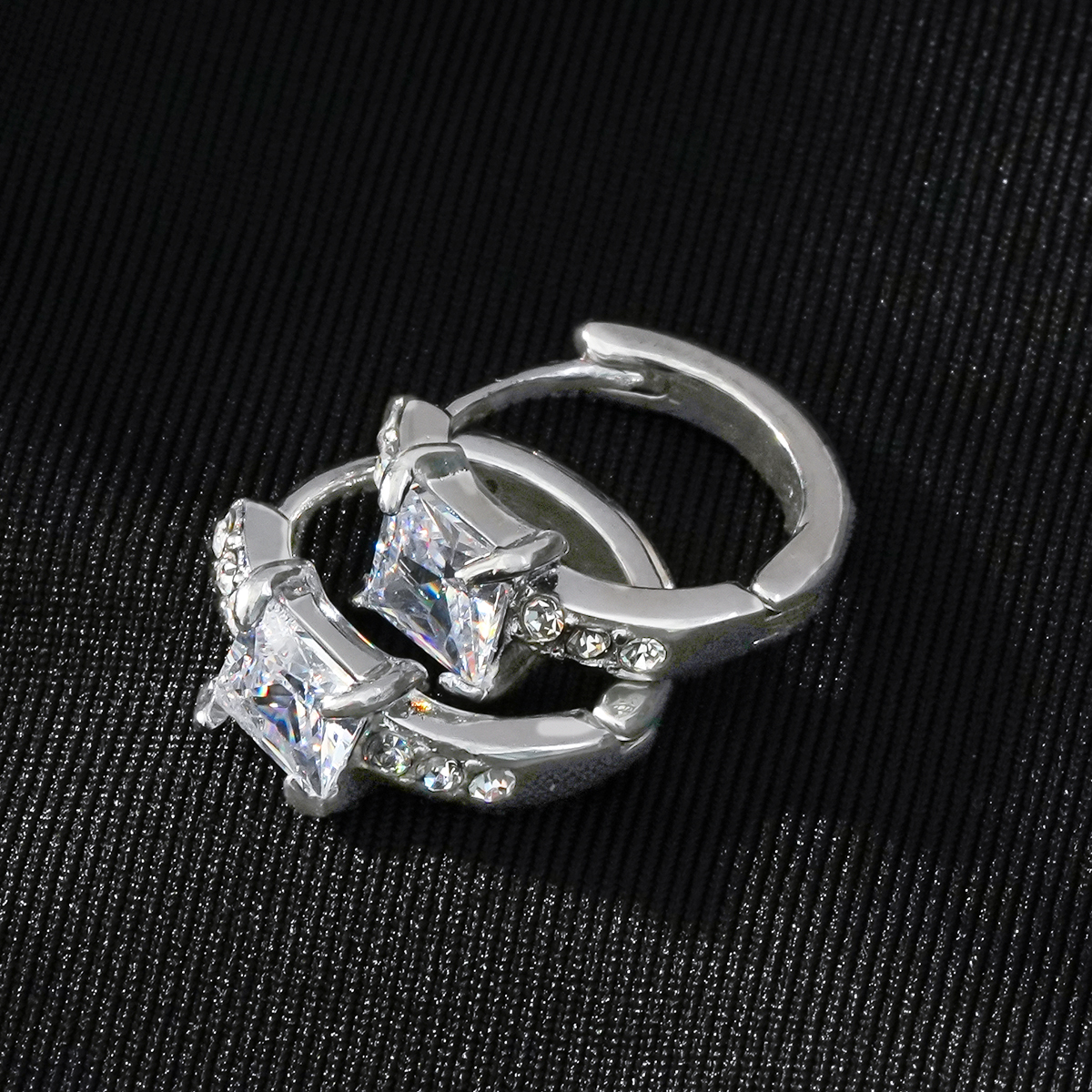 英国伦敦HACKNEY NINE欧美风轻奢镶嵌方钻简约18K镀白金耳环