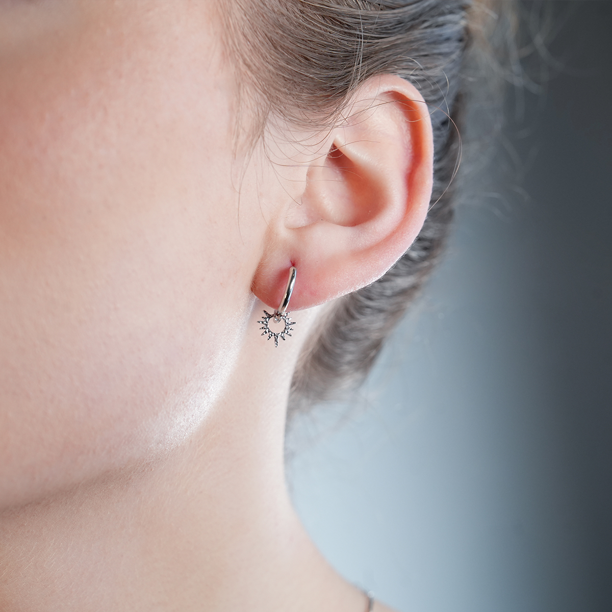 英国伦敦HACKNEY NINE欧美轻奢太阳小巧两戴耳环精致18K镀白金