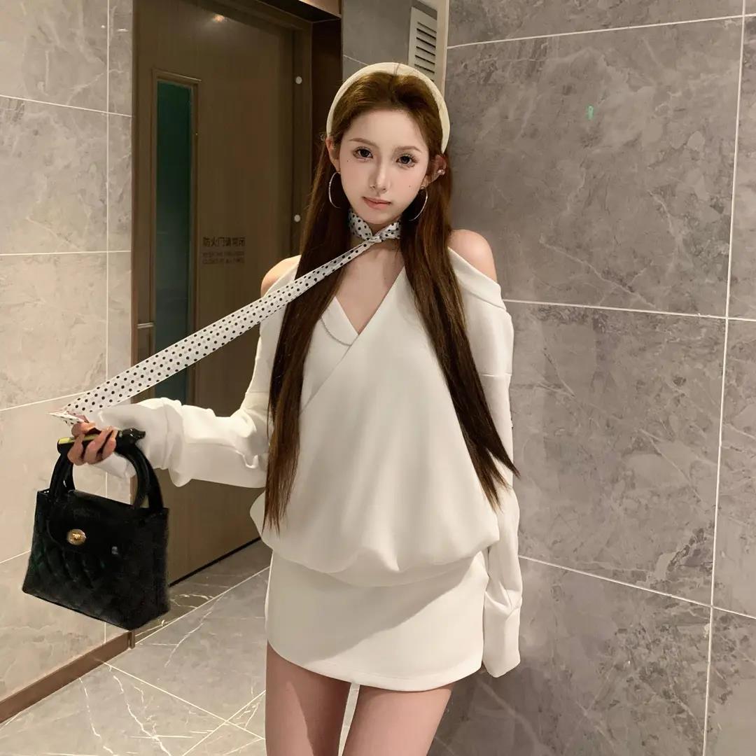 长袖露肩卫衣卫裙套装女春2025新款休闲高腰a字包臀裙短裙两件套