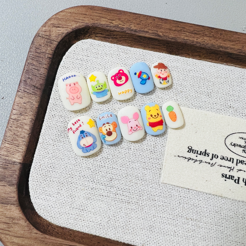 手工穿戴甲跳跳虎维尼卡通款美甲