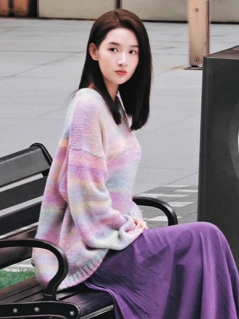 王玉雯同款彩虹条纹慵懒风毛衣女