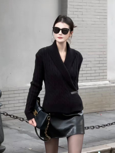 秋冬新品慵懒清冷洋气酷飒风高级知性时尚针织西装领上衣皮裙套装