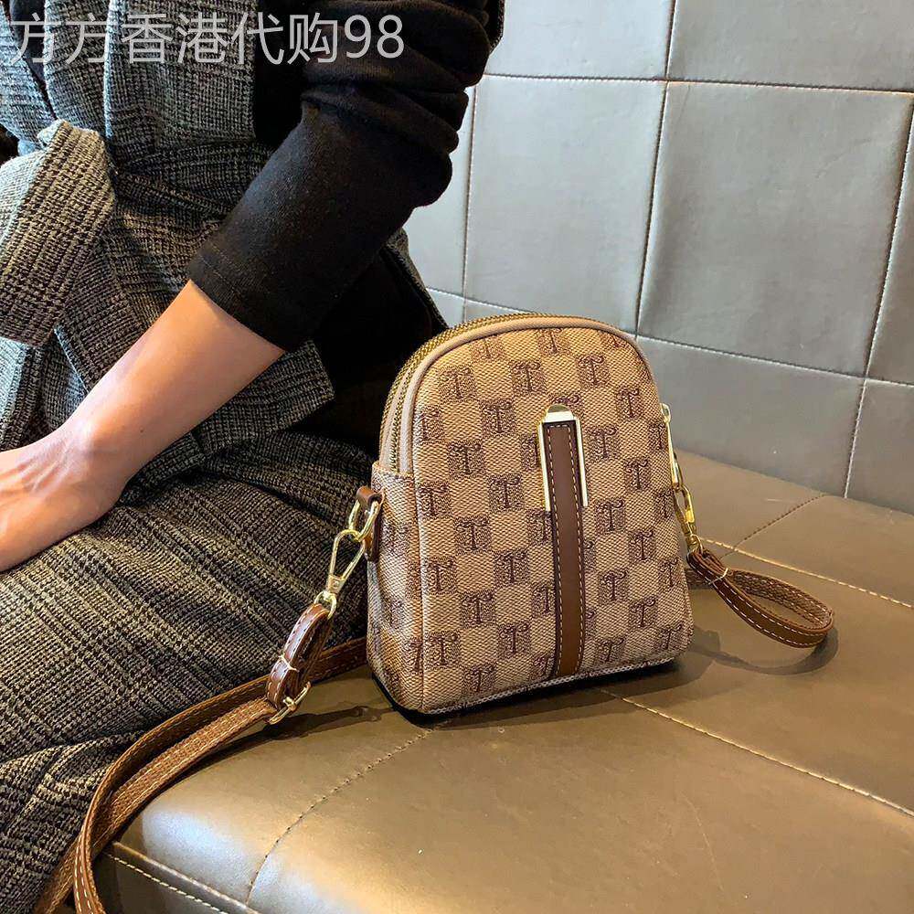 法国手机包女斜挎2025新款百搭零钱包女士贝壳包中年单肩小包包