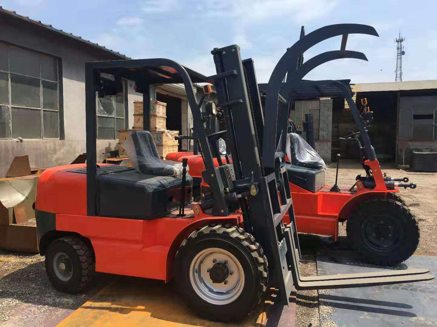 单缸1.5吨物流站柴油叉车 四轮驾驶式堆高车 液压系统搬运车