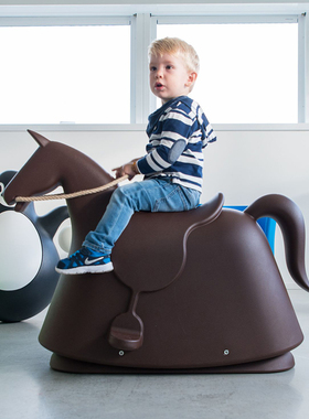 意大利Magis官方旗舰店Rocky摇摇马儿童椅创意设计装饰摆件现货