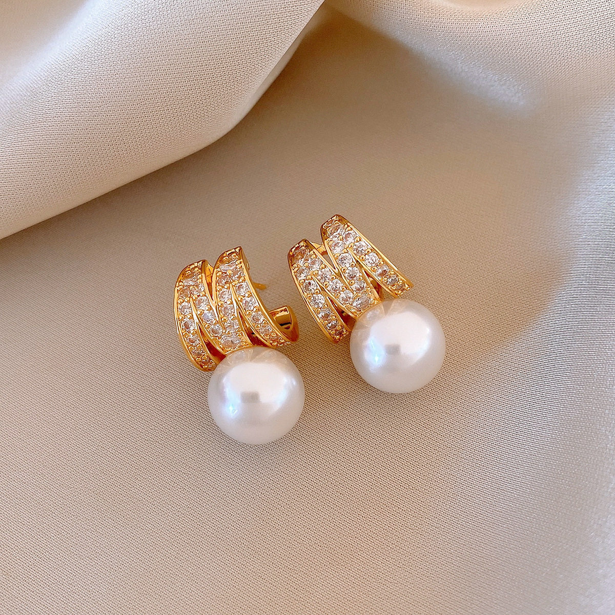 金色珠耳钉轻奢高级感气质大气耳环2026新款法式小香风耳饰女,饰品/流行首饰/时尚饰品新,耳环,淘宝优惠券,粉丝福利购,淘宝优惠卷