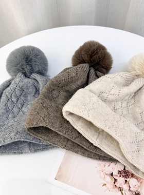 柔软毛线帽子女秋冬羊毛混纺针织帽护耳保暖显脸小户外骑行套头帽