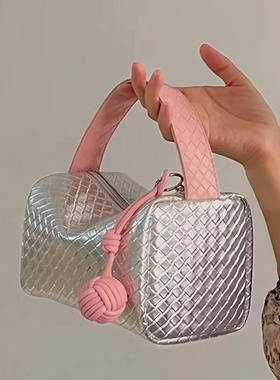 Zhao Lusi's same makeup bag, woven silver powder color bloc