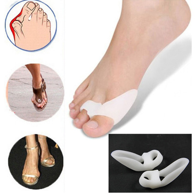 Thumb valgus double ring toe pad with overlapping toe separ