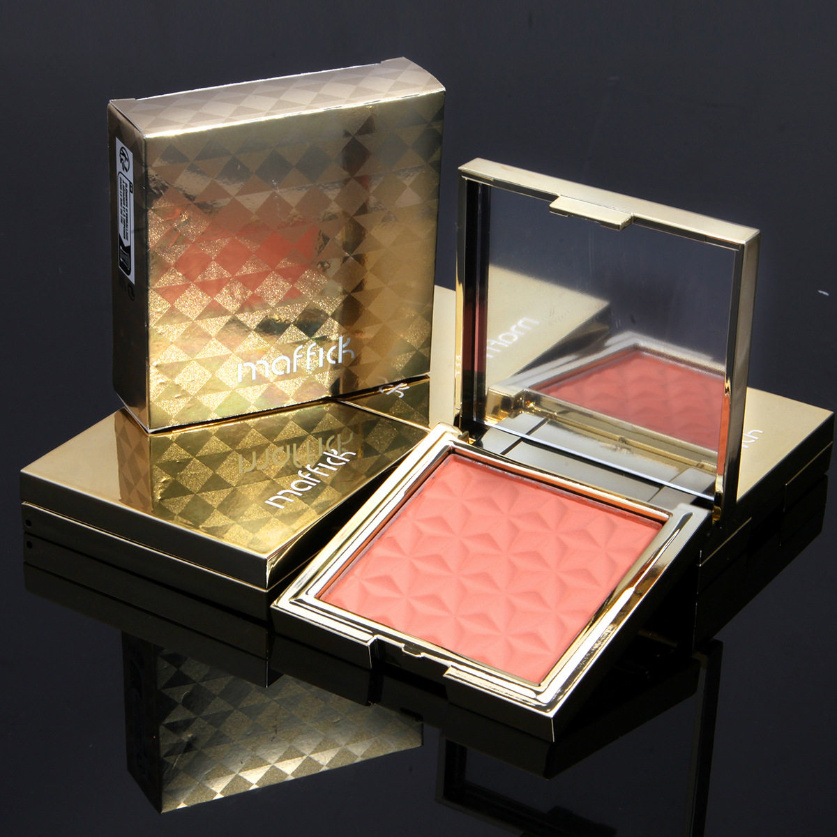 Maffick small gold block powder blusher is not easy to fly.