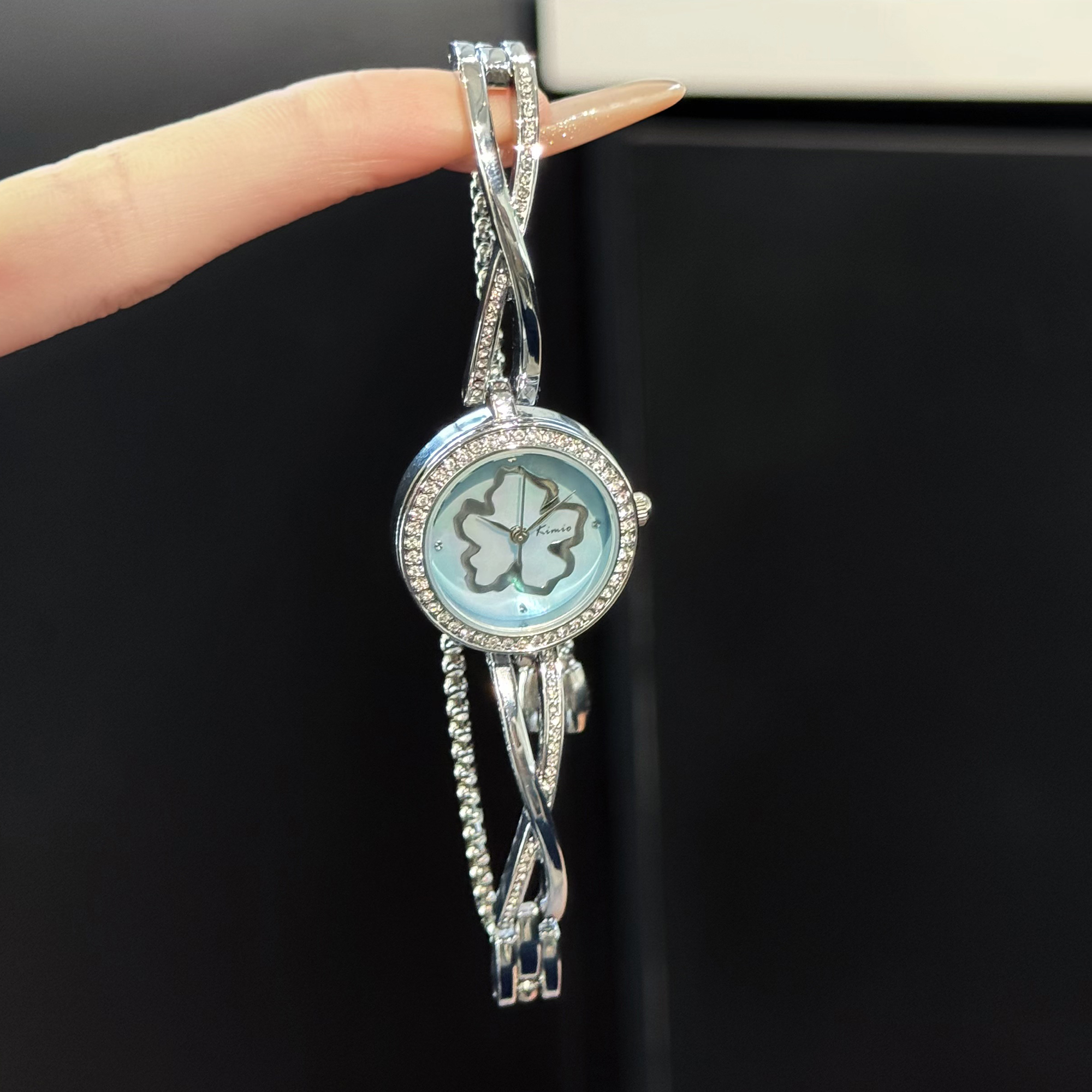 金米欧手表女时尚气质高颜值小巧手链式山茶花镶钻石英表轻奢小众