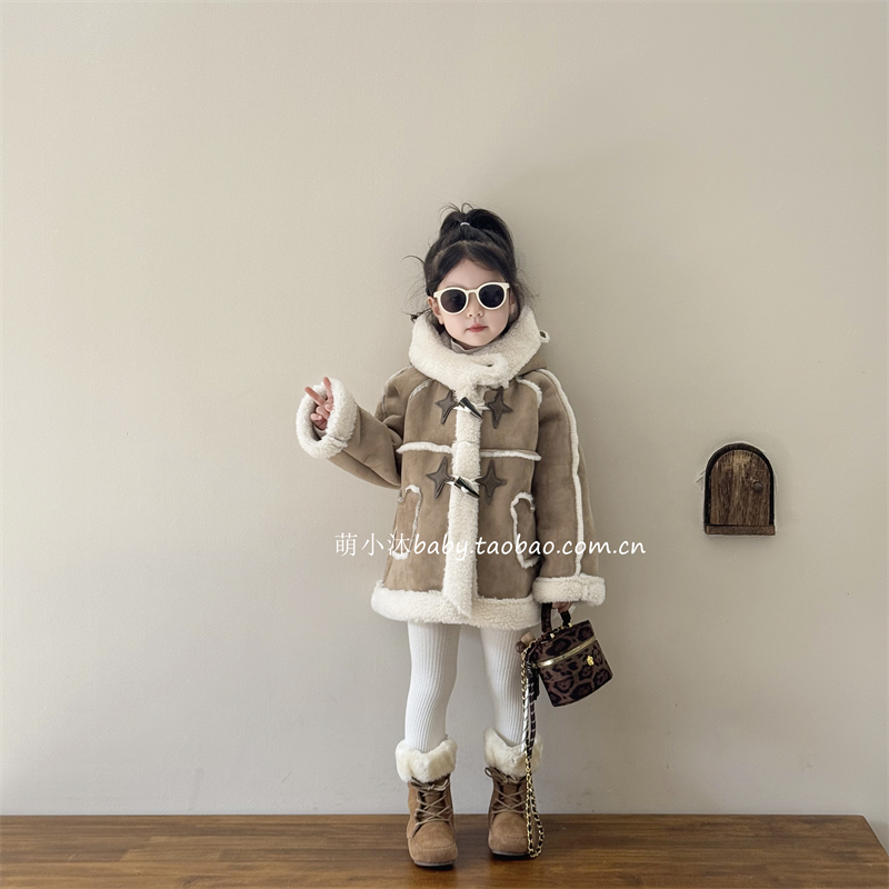 儿童洋气厚款外套2025新款韩版男女童冬季麂皮绒五角星牛角扣棉服
