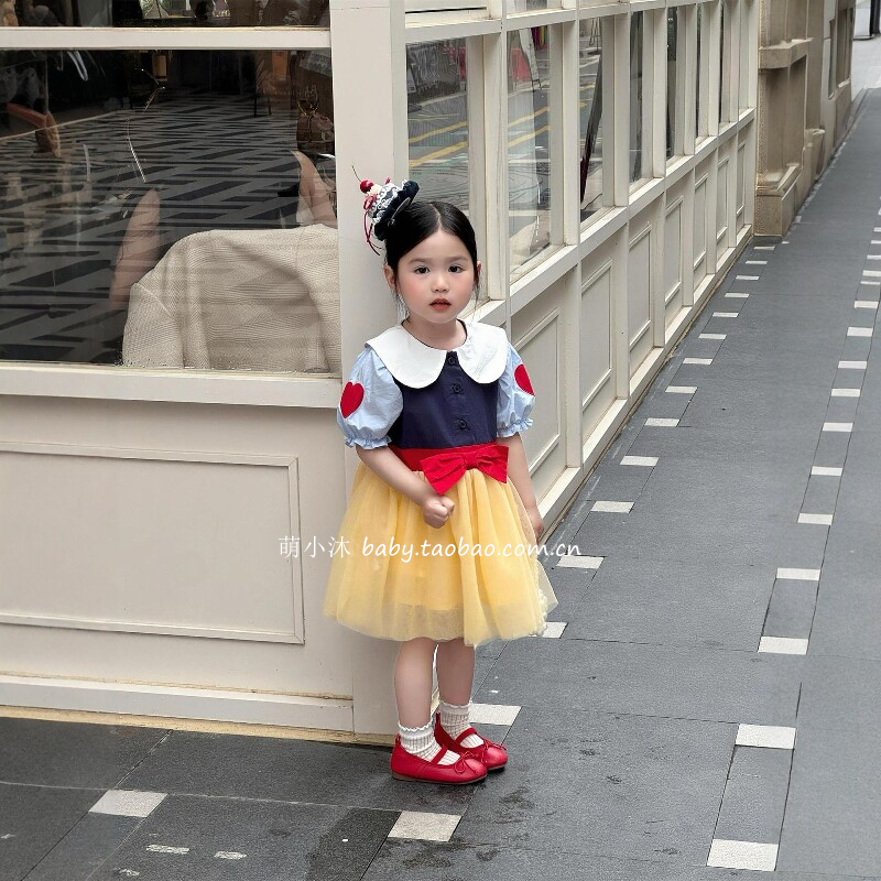 儿童洋气卡通连衣裙2026新款韩版女童夏款爱心刺绣泡泡袖公主裙潮