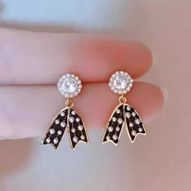 S925银针小香风珍珠黑色蝴蝶结