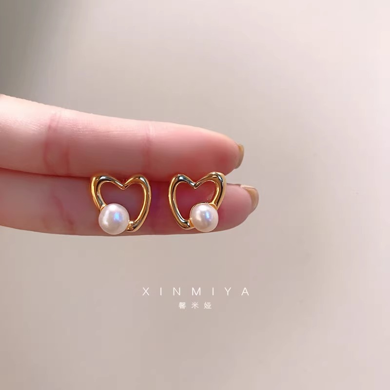 简约天然淡水珍珠爱心耳钉