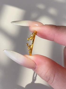 精致皇冠戒指女复古小众设计风轻奢镂空几何食指戒开口可调节