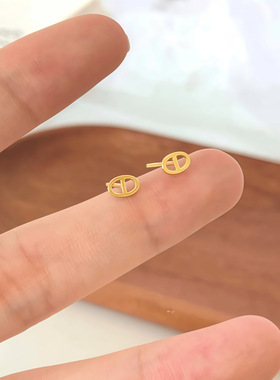 s925纯银迷你h猪鼻子耳钉女精致小巧百搭ins冷淡风小众感耳饰