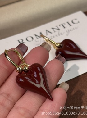 义乌工厂秋冬新款气质简约红色心形耳扣爱心耳环新年生日耳饰