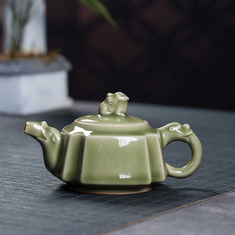 龙泉青瓷中式仿古手工茶壶图片