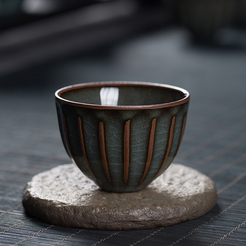 龙泉青瓷创意哥窑冰裂纹品茗杯