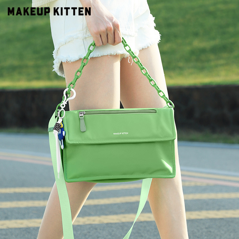 MAKEUP KITTEN斜挎包女款2025新款秋天韩系旅游斜挎不撞款帆布包