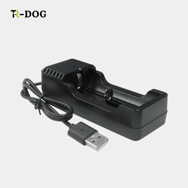 TR-dog定位主机18650电池充电器