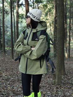 登山服百搭显瘦拼色防水外套 户外徒步冲锋衣男女同款 2025春季 新品