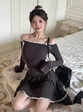 法式芭蕾风蕾丝拼接连衣裙女秋季修身纯欲一字肩长袖收腰A字短裙