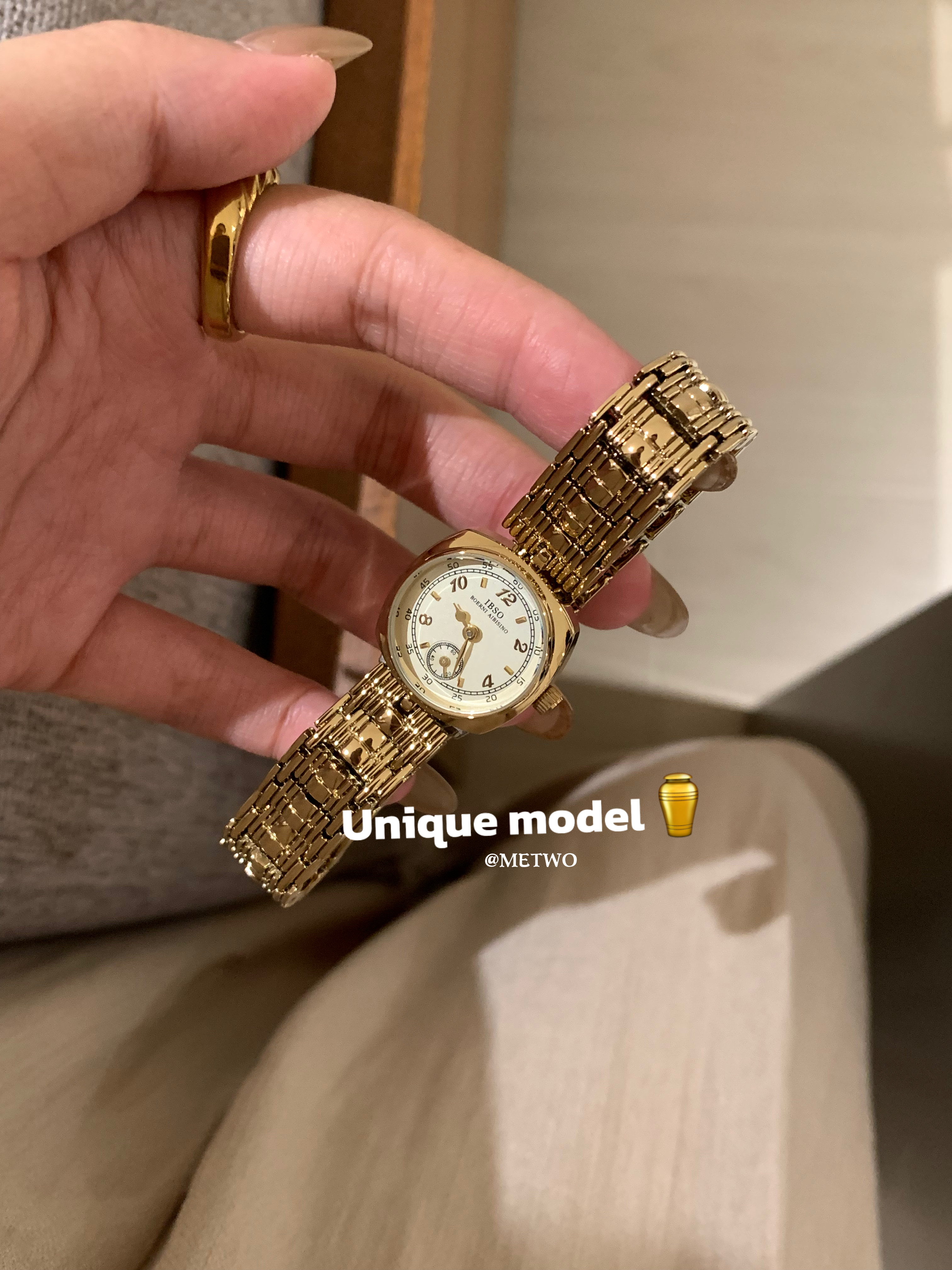 私品推荐 小金表复古轻奢小圆表石英腕表精致小巧手表女