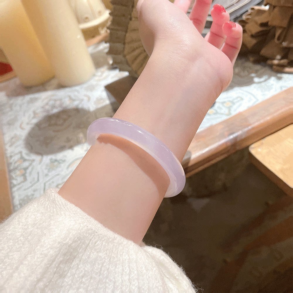 紫罗兰玉髓手镯少女巴西玛瑙圆条镯子淡紫色玉镯年轻款美人条手饰