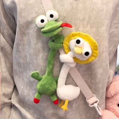 2026新款长脖子动物毛绒玩具邪恶挂件可爱治愈挂饰装饰玩偶送礼物