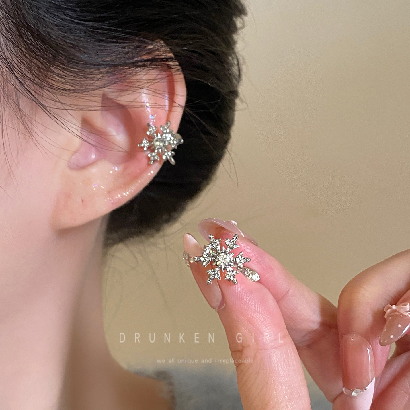 超闪雪花锆石耳夹女秋冬2025新款
