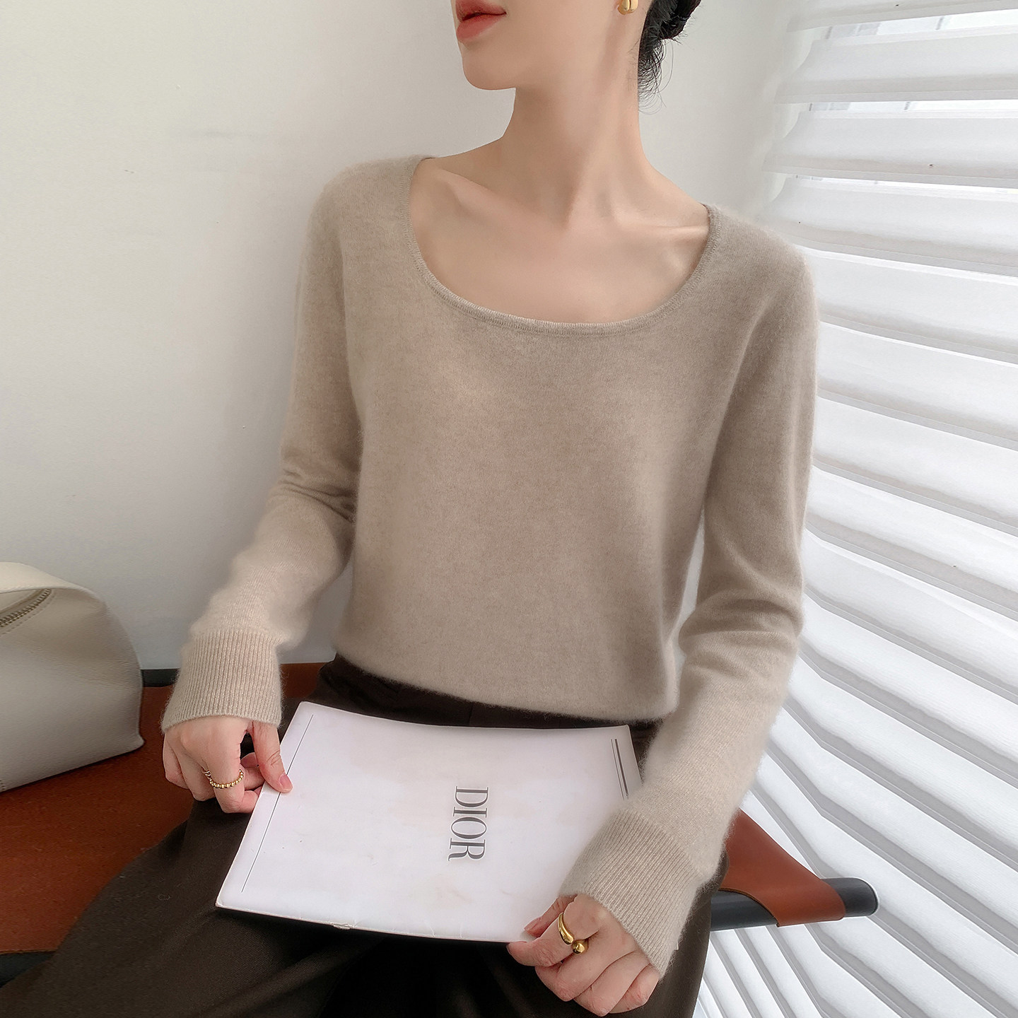 纯色简约U领山羊绒衫女2025秋冬新款软糯舒适针织内搭毛衣打底衫,女装/女士精品,羊绒衫,淘宝优惠券,粉丝福利购,淘宝优惠卷