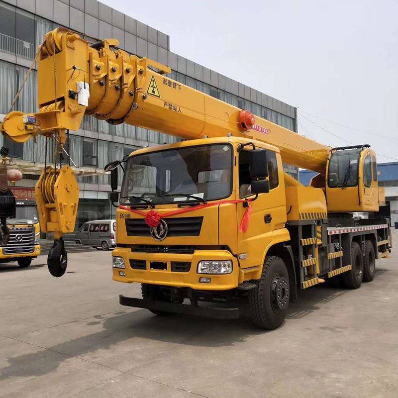 12吨汽车装载吊装一体车平板吊车汽车吊车起重机操作简单