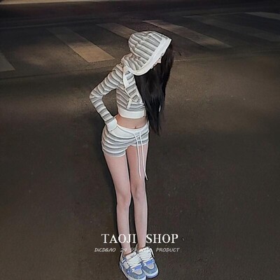 美式辣妹复古条纹连帽卫衣套装春夏设计感短款露脐上衣短裤两件套