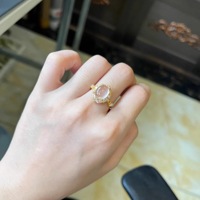 monocle 冰透鸽子蛋粉晶戒指冰种玉髓镶嵌白冰气质轻透玫瑰金指环