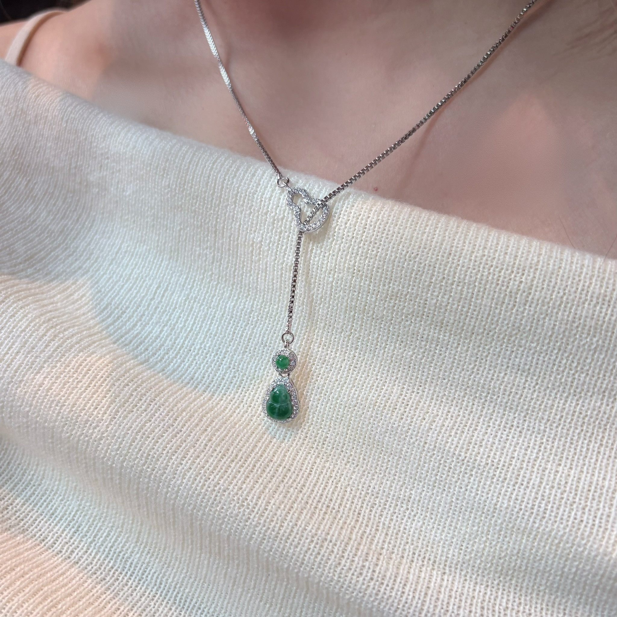 monocle 新中式福禄双全天然翡翠阳绿吊坠轻奢蛇骨链镶嵌锆石挂饰