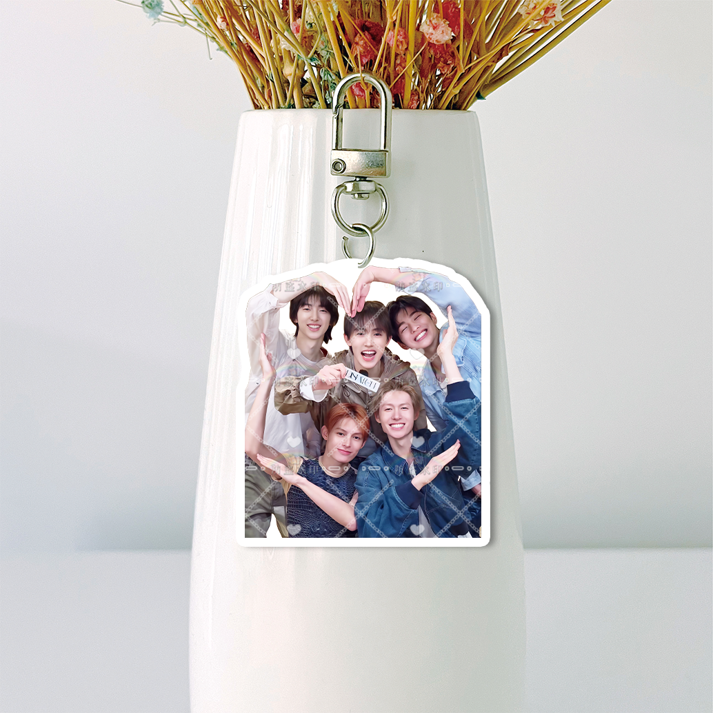 Cortis金主训马丁赵雨凡 白底亚克力双面钥匙扣书包挂件应援周边