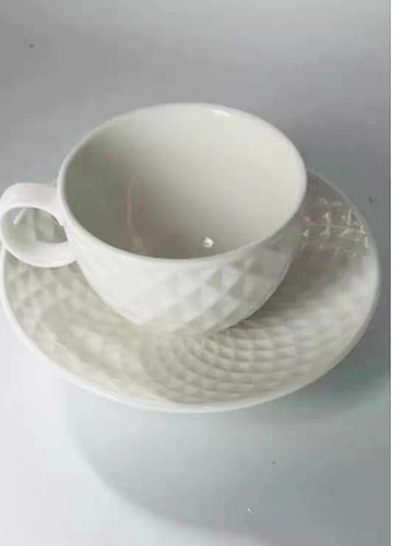 王品高尔夫咖啡杯套装全新带原装礼盒一杯一碟纯白色菱格纹设计
