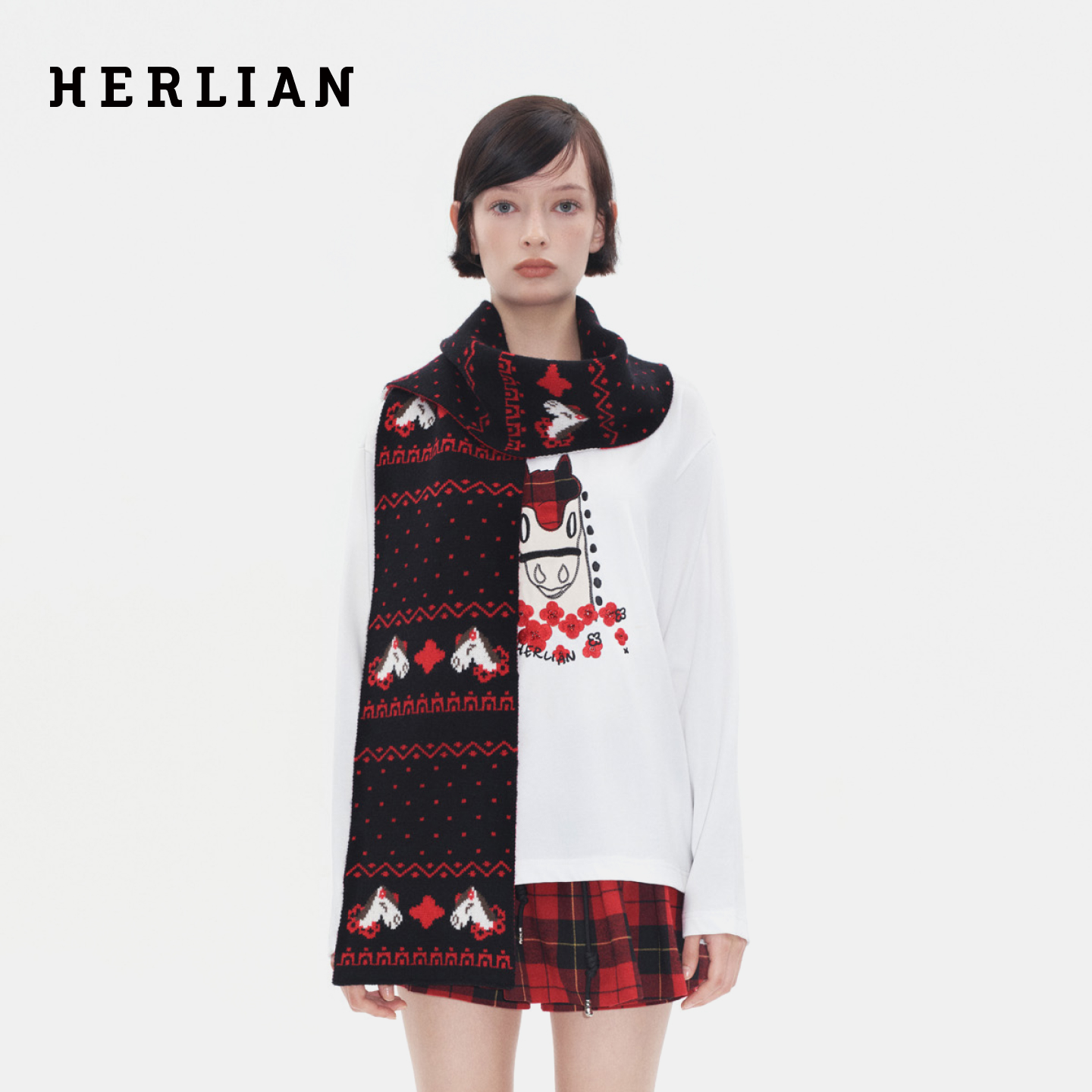 Herlian 2025冬季新品 马头叠图腾绣花长袖T恤女士