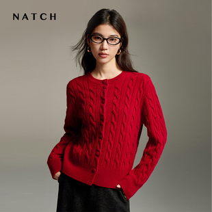 上衣洋气 针织开衫 NATCH 南枳圆领羊毛绞花红色毛衣女2025秋冬新款