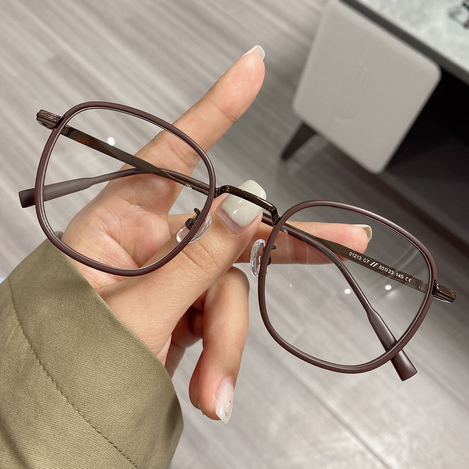 2025新款磨砂栗棕近视眼镜女素颜大框显脸瘦可配度数防蓝光平光镜