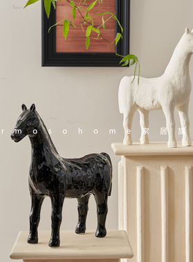 新中式家居玄关陶瓷招财马