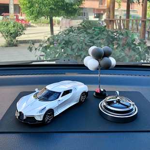 2026新款汽车中控台摆件高级感男士高科技旋转香薰装饰布加迪模型